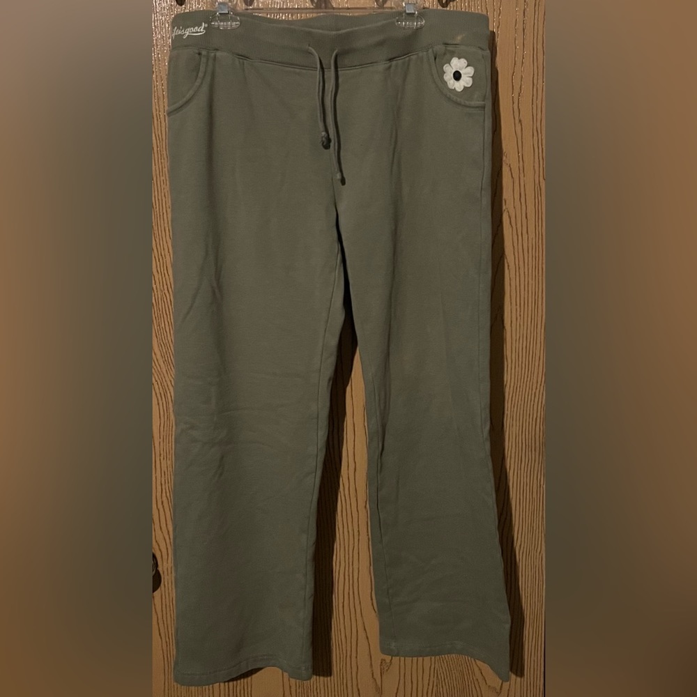 Life is Good Lounge Pants Green XL
Jacket sold separately